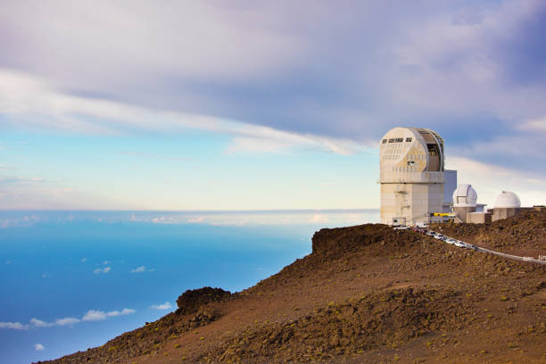 ハレアカラ天文�台ハワイ、マウイ島のハレアカラ国立公園で - haleakala national park ストックフォトと画像