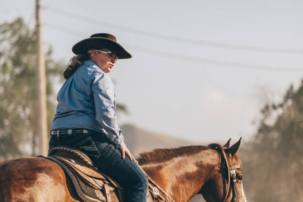 istock preparing to ride in the rodeo 833628496