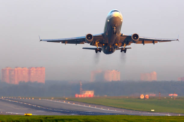 mcdonnell douglas md-11f d-alcn lufthansa cargo takes off at sheremetyevo international airport. - sheremetyevo imagens e fotografias de stock