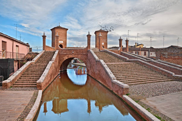 istock Comacchio, Emilia Romagna, Italy: the ancent bridge Trepponti 833702260