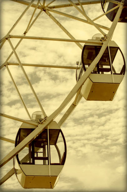 istock Ferris Wheel in the city park 833727954