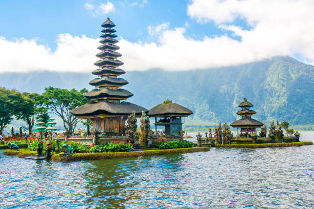 istock Ulun Danu Bratan Temple in Bali, Indonesia 833744362
