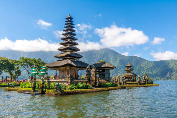 istock Ulun Danu Bratan Temple in Bali, Indonesia 833744590