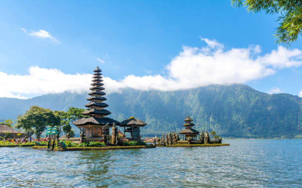 istock Ulun Danu Bratan Temple in Bali, Indonesia 833744612
