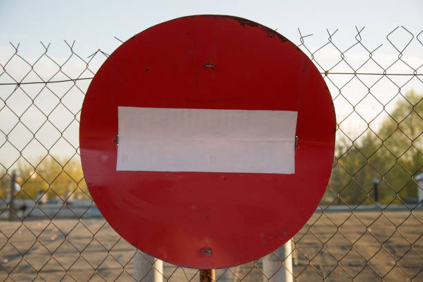 istock Stop warning sign fence concept control no people 833752386