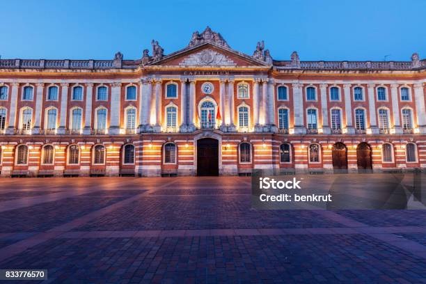 Capitole De Toulouse Foto de stock y más banco de imágenes de Ayuntamiento - Ayuntamiento, Toulouse, Aire libre