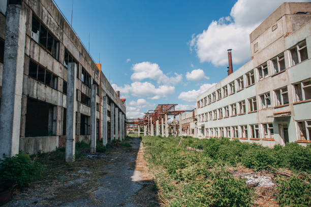 istock Abandoned city concept, abandoned buildings, perspective 833804128