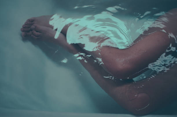 istock Girl in Bathtub 833923162