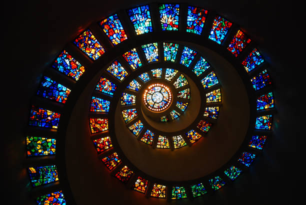 vitrais fibonacci - spirituality stained glass art glass - fotografias e filmes do acervo