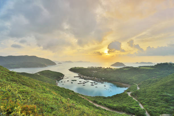 paisagem do amanhecer de po toi o, sai kung. - outlying islands - fotografias e filmes do acervo