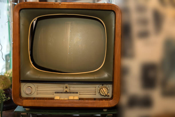 istock Old vintage tube TV 834557592