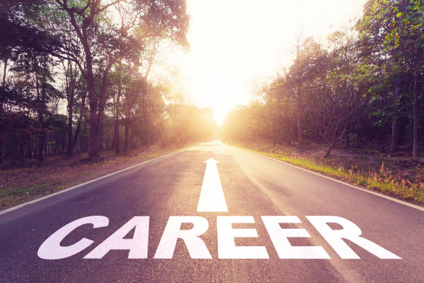 空のアスファルトの道路とキャリア概念。 - career path ストックフォトと画像