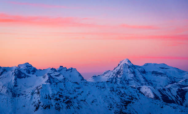 amanecer en valais/ticino - winter sunrise mountain snow fotografías e imágenes de stock