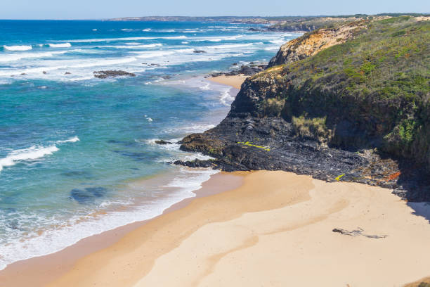 istock Beach with cliffs and vegetation in Almograve 834716752