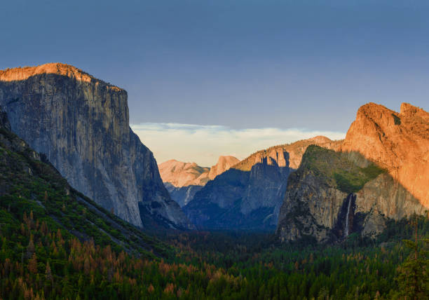 istock Yosemite National Park Valley from Tunnel View 834866458