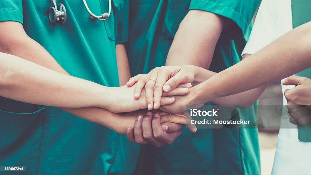 Ärzte und Krankenschwestern Hände zu koordinieren. Konzept-Teamwork - Lizenzfrei Krankenpflegepersonal Stock-Foto