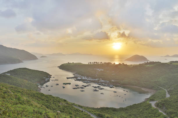 paisagem do amanhecer de po toi o, sai kung. - outlying islands - fotografias e filmes do acervo