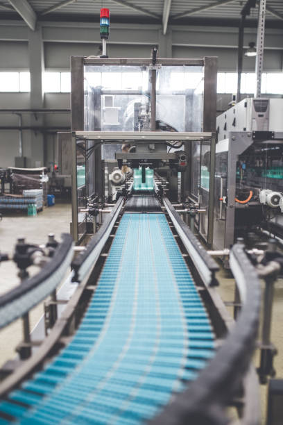 istock Water bottling factory 835172338