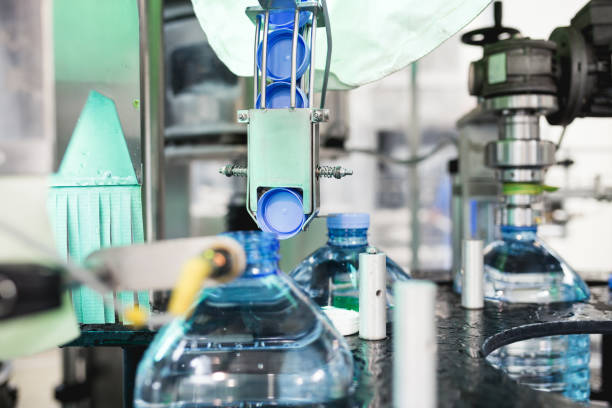istock Water bottling factory 835178608