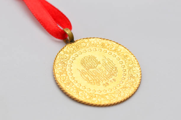 turecka złota moneta, o nazwie ata gremse 2.5 - 22 cents zdjęcia i obrazy z banku zdjęć