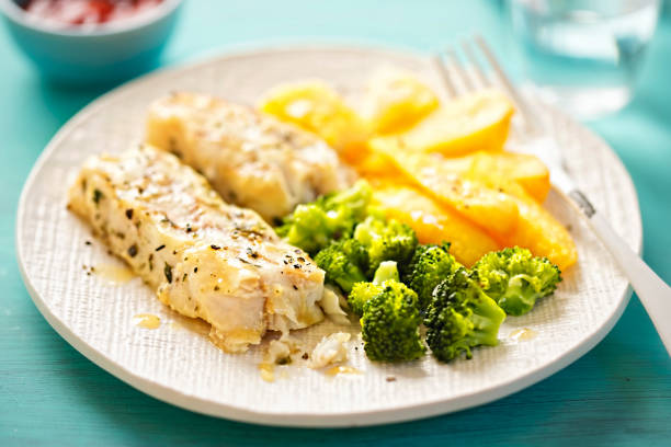 istock Lemon herb thyme seasoned chargrills with broccoli and potato chips 835646006