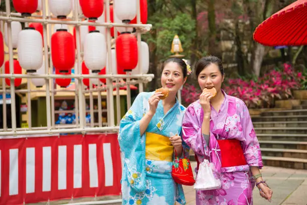 Photo of tourists going to japan participate festivals
