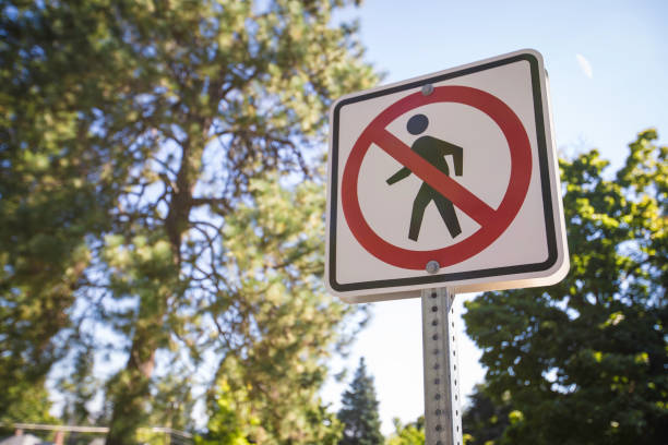 istock Do Not Walk Or Cross Sign 835682274