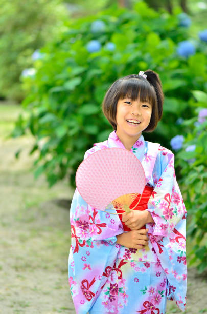 istock Japanese clothes girl 835749620