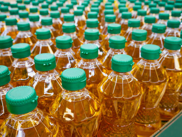 istock Cooking oil bottles at factory warehouse 835801228