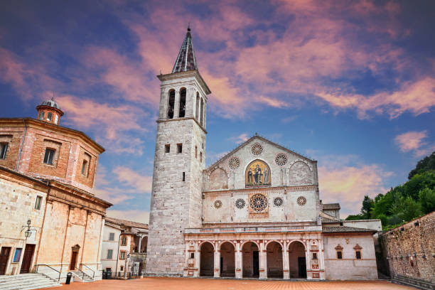 spoleto, umbrien, italien: katedralen santa maria assunta - spoleto bildbanksfoton och bilder