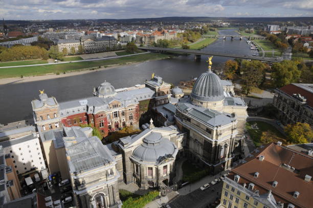 дрезден, германия - elbe fluss стоковые фото и изображения