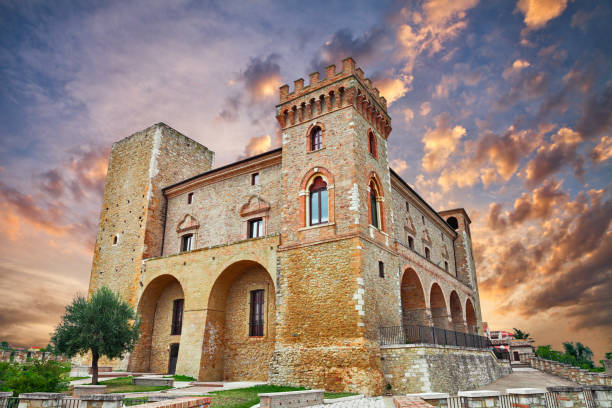 castle of Crecchio, Abruzzo, Italy Crecchio, Chieti, Abruzzo, Italy: medieval castle at sunset in the old town chieti stock pictures, royalty-free photos & images