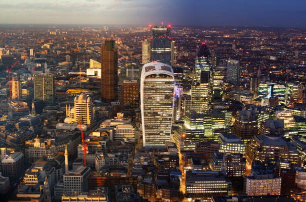 istock Day to night transition of london 836015450