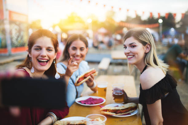 istock Enoying bear and fast food 836018700