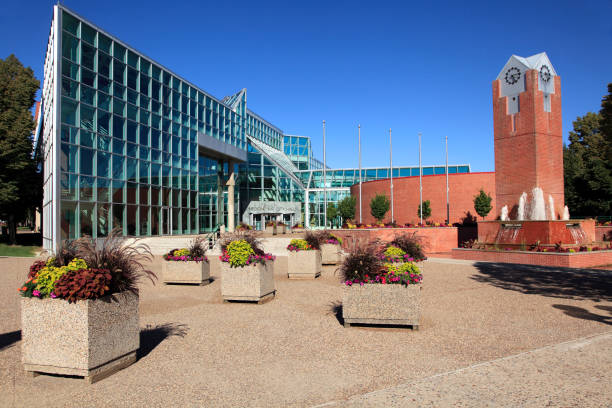 ayuntamiento de sombrero verano tarde medicina - alberta medicine hat canada day fotografías e imágenes de stock