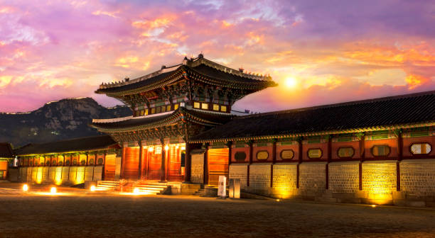 istock Sunset at Gyeongbokgung Palace 836055796