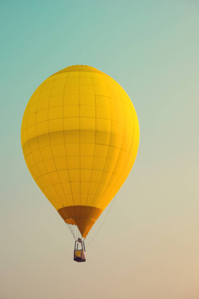 istock Vintage hot air balloon 836079694