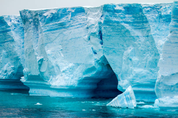istock Antarctica - Antarctic Peninsula - Tabular Iceberg in Bransfield Strait 836189332