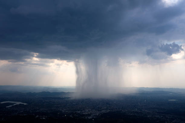 дождь буря - mountain range audio стоковые фото и изображения