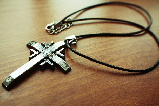 religijny cross neckless wysoka jakość - confession booth penance catholicism church zdjęcia i obrazy z banku zdjęć