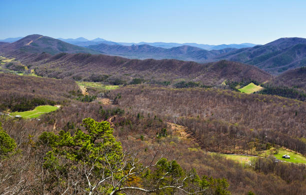 istock Mountain scene near Roanoke, Virginia 836318348