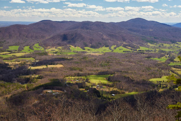 istock Peaks of Otter, Blue Ridge Parkway, Virginia 836318622