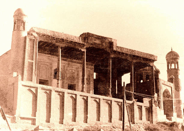 istock Old Samarkand Hazrat Xizr Mosque 1962 836322136