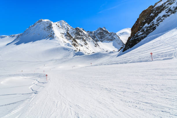 istock Ski slope in winter resort of Pitztal, Austrian Alps 836343568