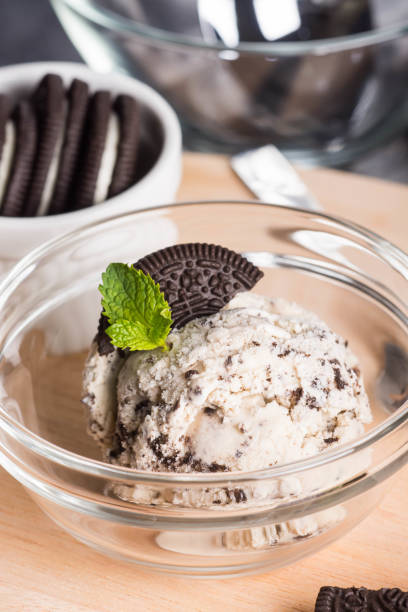 istock cookies and cream ice cream 836393912
