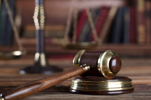 istock Lawyer and judge. 836425740