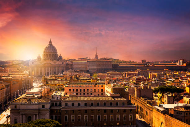 cité du vatican. basilique saint-pierre. vue panoramique de rome et st pierre basilica, italie - rome italy lazio vatican photos et images de collection