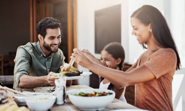 istock Lunch time is a family affair 836524220