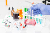 labor-forschung-wissenschaft-medizin.jpg?b=1&s=170x170&k=20&c=MLelUeDM25Tk2AMYcrANBQPmEB4BNj0J9DNz-q3fp0s=