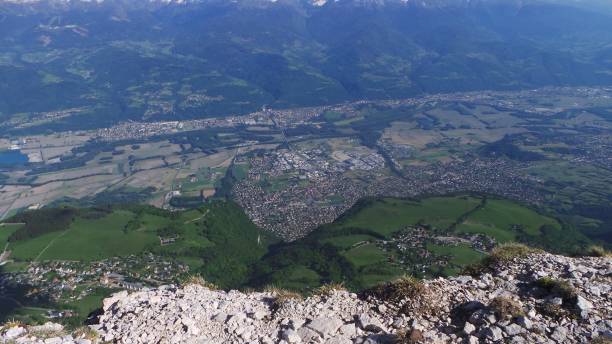 dent de crolles (view at the top) - crolles imagens e fotografias de stock